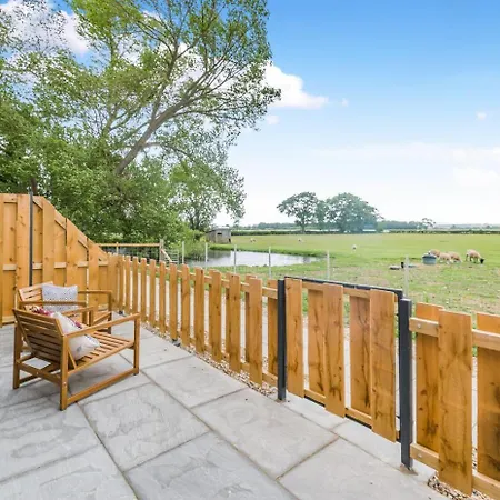 펜션 1 Bed In Marishes Oc-l32536 *