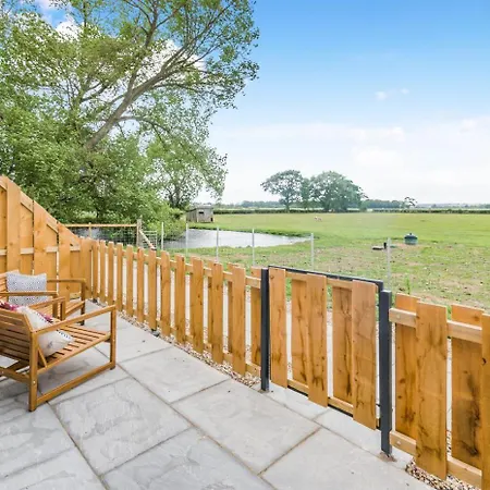 펜션 1 Bed In Marishes Oc-l32536